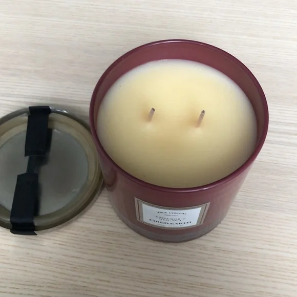 Emperor's Red Tea Candle - Picture 5 of 5